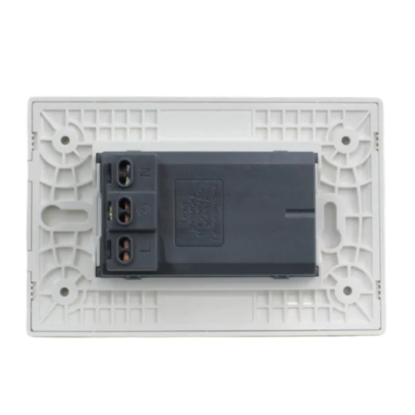 toma triplex 10a crystal 5581014e - Imagen 3